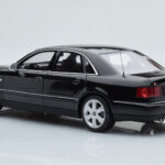 Audi S8 D2 Fekete Otto 1:18 - image 5 of 6