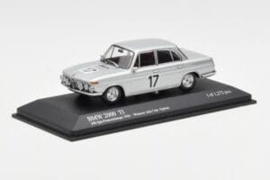 BMW 2000 Ti #17 J. Ickx / C. van Ophem Winners 24 Hours of Spa 1966 Minichamps 1:43 400662517 Fém – 2. kép a 4-ből