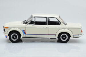 BMW 2002 Turbo Fehér Kyosho 1:18 08544W Fém – 5. kép a 8-ből