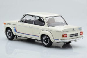 BMW 2002 Turbo Fehér Kyosho 1:18 08544W Fém – 7. kép a 8-ből