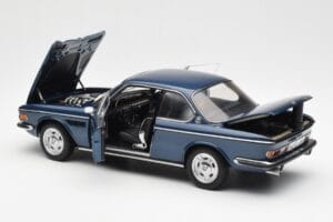 BMW 3.0 CSi E9 Kék Metál AUTOart 1:18 70672 Fém – 5. kép a 8-ből