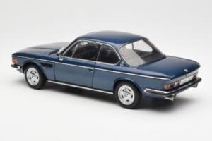BMW 3.0 CSi E9 Kék Metál AUTOart 1:18 70672 Fém – 7. kép a 8-ből
