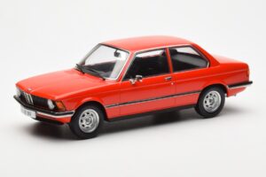 BMW 318 E21 Piros KK-Scale 1:18 KKDC180041