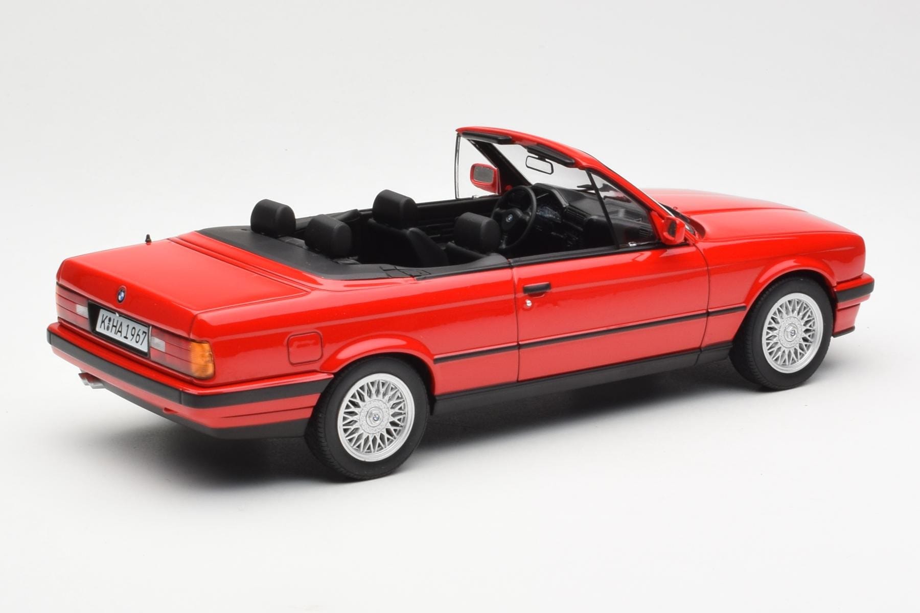 BMW 318i E30 Kabrió Piros Norev 1:18 183210 Fém – 2. kép a 6-ből