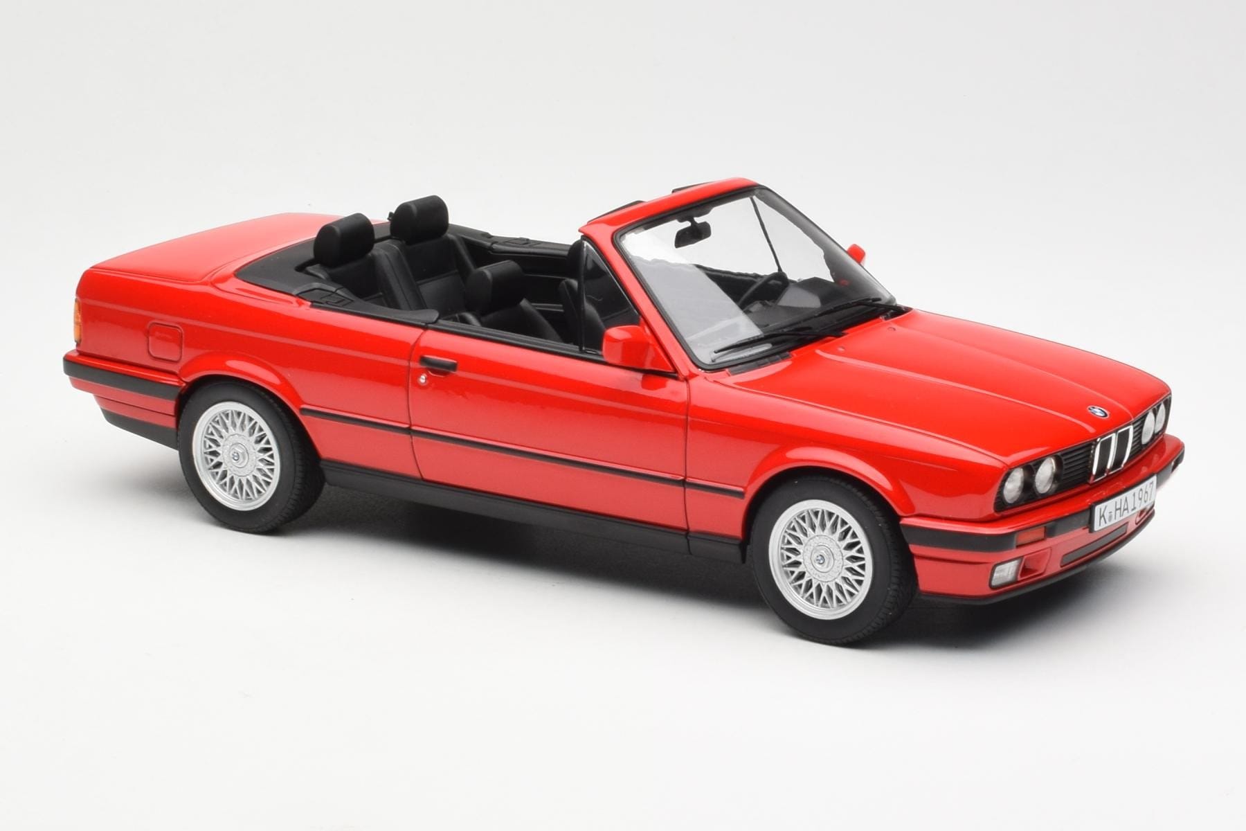 BMW 318i E30 Kabrió Piros Norev 1:18 183210 Fém – 4. kép a 6-ből