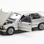 BMW 323i E21 Aspen Ezüst AUTOart 1:18 - image 2 of 8