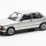 BMW 323i E21 Aspen Ezüst AUTOart 1:18