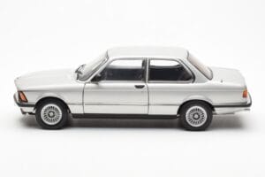 BMW 323i E21 Aspen Ezüst AUTOart 1:18 80430433552 Fém – 4. kép a 8-ből