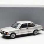 BMW 323i E21 Aspen Ezüst AUTOart 1:18 - image 8 of 8