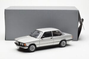 BMW 323i E21 Aspen Ezüst AUTOart 1:18 80430433552 Fém – 8. kép a 8-ből