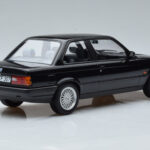 BMW 325i E30 Fekete Norev 1:18 - image 2 of 6