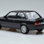 BMW 325i E30 Fekete Norev 1:18 - image 5 of 6