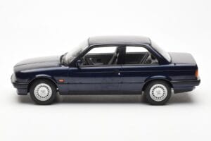 BMW 325i E30 Kék Metál Norev 1:18 183201 Fém – 3. kép a 6-ből