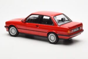 BMW 325i E30 Piros Norev 1:18 183202 Fém – 5. kép a 6-ből
