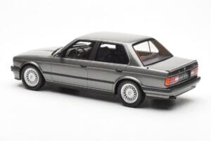 BMW 325i E30 Szedán Dolphin Szürke Otto 1:18 OT819 Gyanta – 5. kép a 6-ből