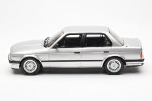 BMW 325i E30 Ezüst Otto 1:18 OT912 Gyanta – 3. kép a 6-ből