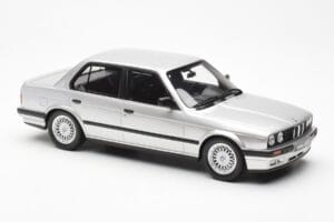 BMW 325i E30 Ezüst Otto 1:18 OT912 Gyanta – 4. kép a 6-ből
