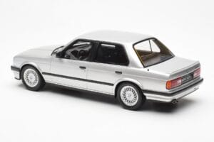BMW 325i E30 Ezüst Otto 1:18 OT912 Gyanta – 5. kép a 6-ből