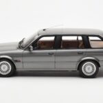 BMW 325i E30 Touring Szürke Otto 1:18 - image 3 of 6