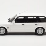 BMW 325i E30 Touring M Package Fehér Otto 1:18 - image 3 of 5