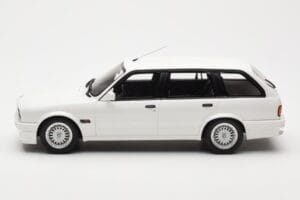 BMW 325i E30 Touring M Package Fehér Otto 1:18 OT238 Gyanta – 3. kép a 5-ből