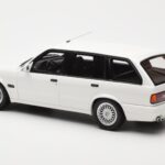 BMW 325i E30 Touring M Package Fehér Otto 1:18 - image 4 of 5