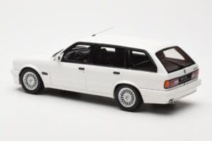 BMW 325i E30 Touring M Package Fehér Otto 1:18 OT238 Gyanta – 4. kép a 5-ből