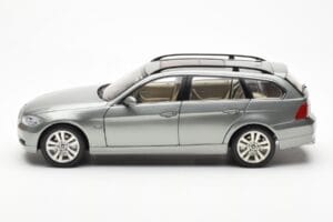 BMW 330i E91 Touring Szürke Metallic Kyosho 1:18 80430394359 Fém – 4. kép a 8-ből