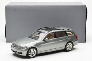 BMW 330i E91 Touring Szürke Metallic Kyosho 1:18 80430394359 Fém – 8. kép a 8-ből