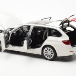 BMW 335i F31 Touring Alpine Fehér Paragon 1:18 - image 5 of 8