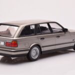 BMW 530i E34 Touring Szürke Metál MCG 1:18 - image 2 of 6