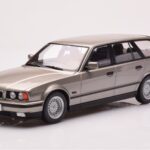 BMW 530i E34 Touring Szürke Metál MCG 1:18