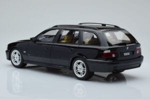 BMW 540 E39 Touring M Package Fekete Otto 1:18 OT1013 Gyanta – 5. kép a 6-ből