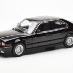 BMW 540i E34 Fekete Metallic MCG 1:18