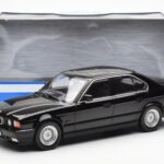 BMW 540i E34 Fekete Metallic MCG 1:18 - image 6 of 6