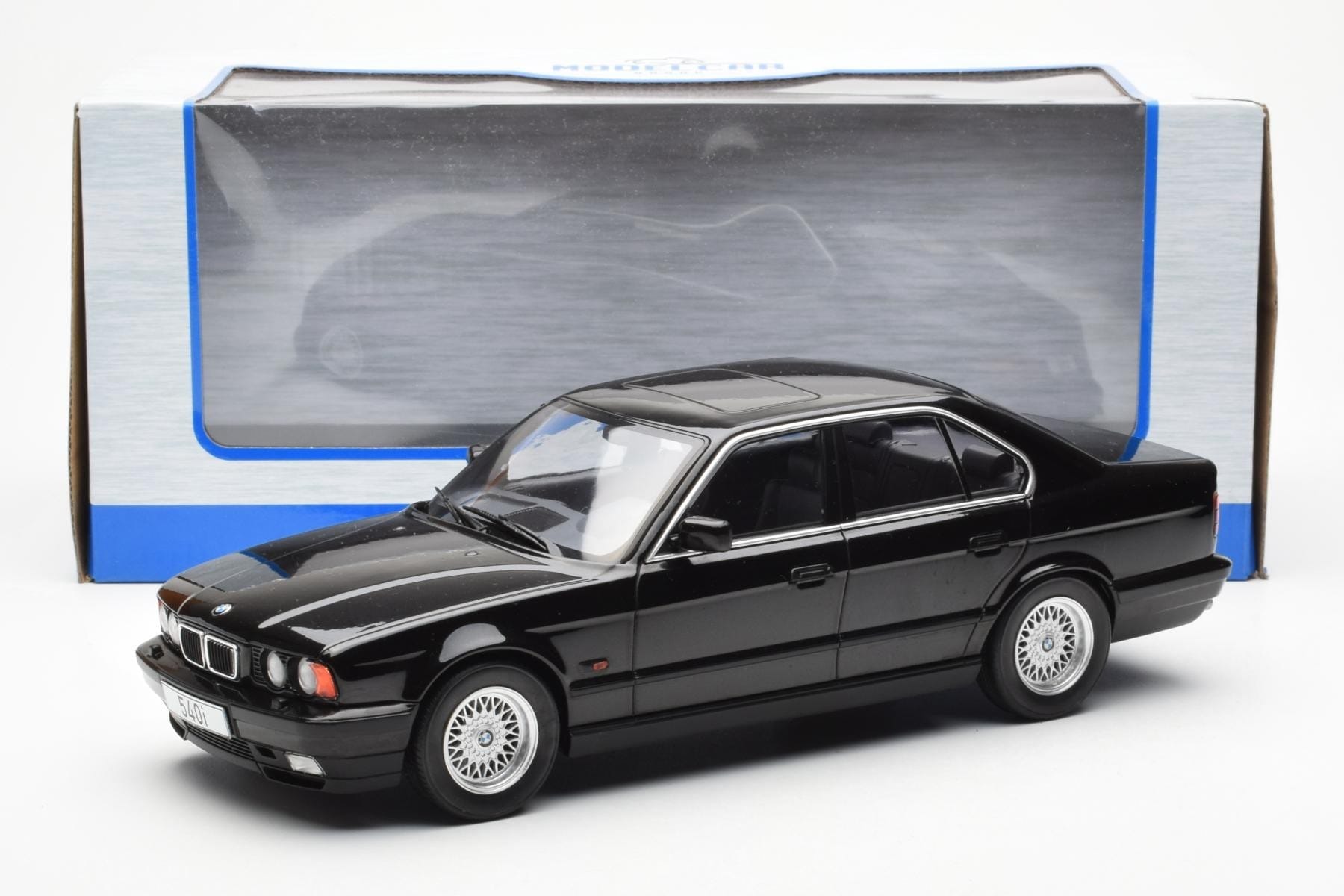 BMW 540i E34 Fekete Metallic MCG 1:18 MCG18157 Fém – 6. kép a 6-ből