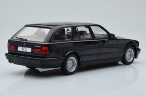 BMW 540i E34 Touring Fekete Metál MCG 1:18 MCG18329 Fém – 2. kép a 6-ből