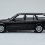 BMW 540i E34 Touring Fekete Metál MCG 1:18 - image 3 of 6