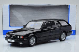 BMW 540i E34 Touring Fekete Metál MCG 1:18 MCG18329 Fém – 6. kép a 6-ből
