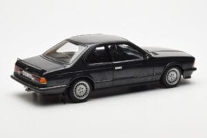 BMW 635 CSi E24 Diamant Fekete Metál AUTOart 1:18 70521 Fém – 3. kép a 8-ből