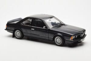 BMW 635 CSi E24 Diamant Fekete Metál AUTOart 1:18 70521 Fém – 6. kép a 8-ből