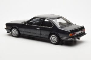 BMW 635 CSi E24 Diamant Fekete Metál AUTOart 1:18 70521 Fém – 7. kép a 8-ből