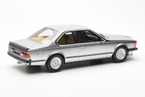 BMW 635 CSi E24 Ezüst Otto 1:18 OT313 Gyanta – 2. kép a 6-ből