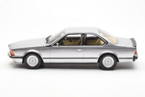 BMW 635 CSi E24 Ezüst Otto 1:18 OT313 Gyanta – 3. kép a 6-ből