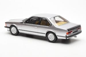 BMW 635 CSi E24 Ezüst Otto 1:18 OT313 Gyanta – 5. kép a 6-ből