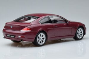 BMW 645Ci E63 Sötétpiros Kyosho 1:18 08701CR Fém – 3. kép a 7-ből