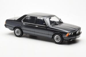 BMW 733i E23 Fekete Metallic KK-Scale 1:18 KKDC180101 Fém – 4. kép a 6-ből