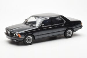 BMW 733i E23 Fekete Metallic KK-Scale 1:18 KKDC180101