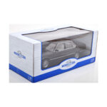 BMW 750i E32 Fekete MCG 1:18 - image 3 of 3