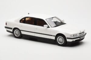 BMW 750iL E38 Asia Exclusive Fehér Otto 1:18 OT836 Gyanta – 4. kép a 6-ből